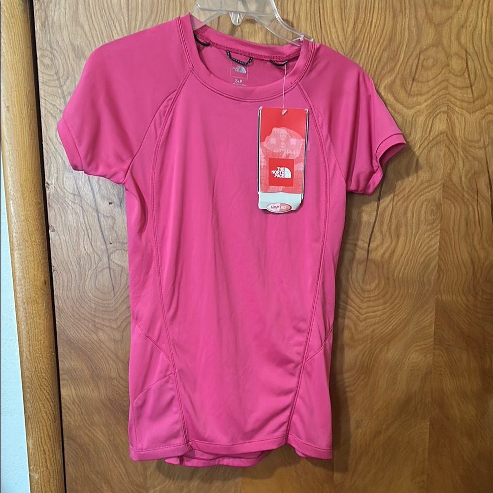 The North Face Dirt Merchant Size S CycleRunning Shirt Womens Pink Top Nwt